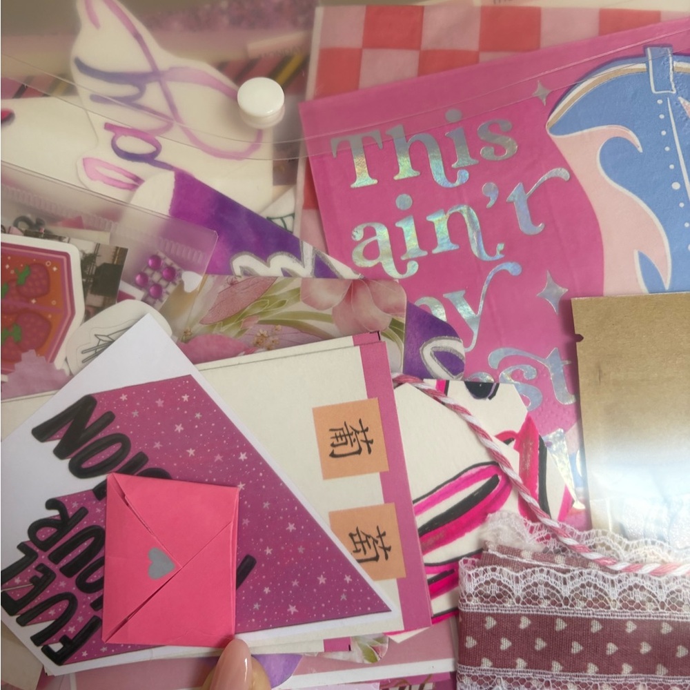 ๐sold๐ Pink Junk Journal Pack 100+ Pieces of Ephemera - Picture 10 of 11